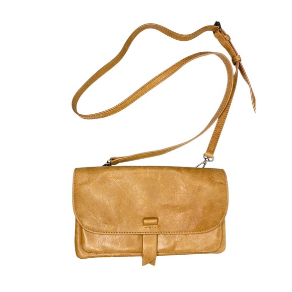 Lucky Brand Handbags - Lucky Brand Tan Leather Crossbody Bag